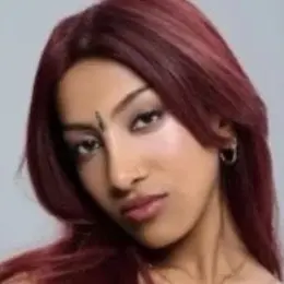 Profile image of Lara