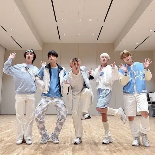 BrightRupee8439의 투바투와 남녀무리