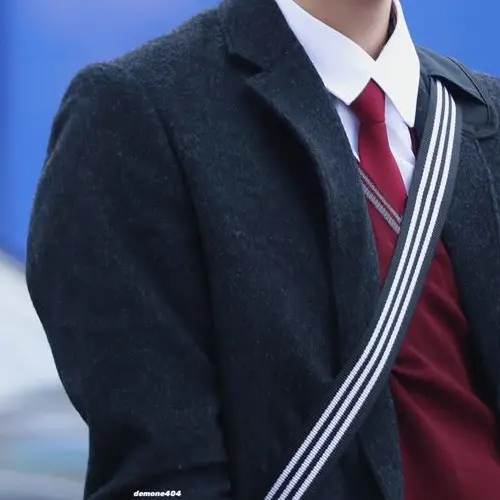 SpongyVole3866의 先輩と後輩に挟まれて