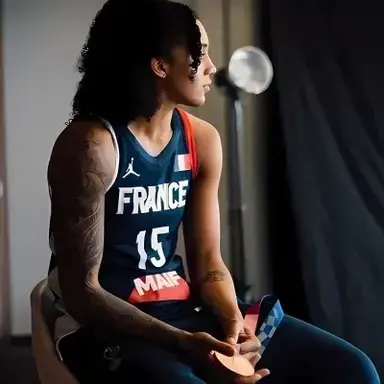 Profile image of Chloe Miller