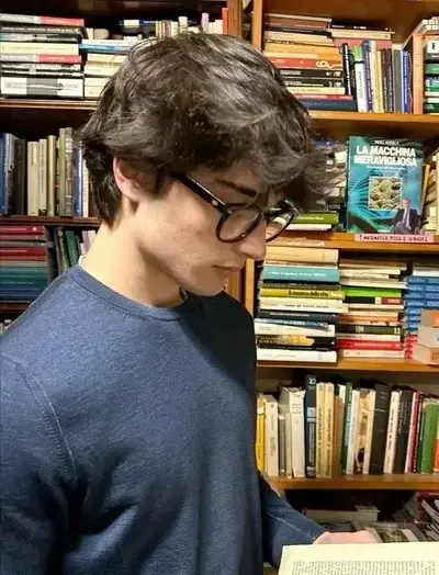 LonelyStand5471의 Ethan Hayes