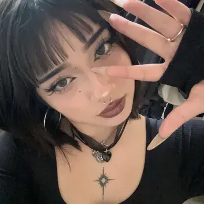 HandySitar5009의 Rowan - Goth Roommate