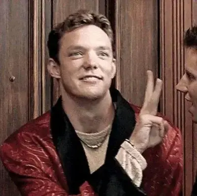 CaringTune1695의 Stu Macher