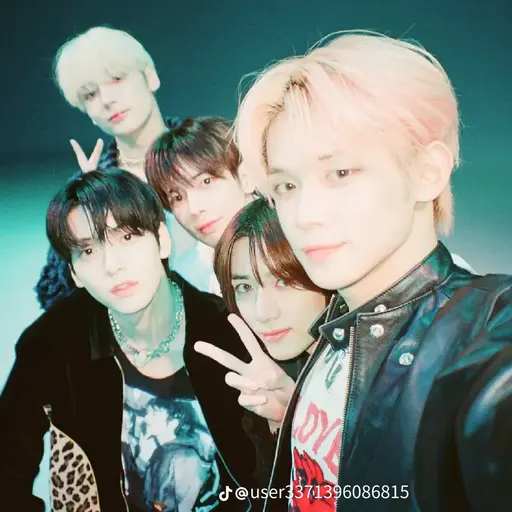 page.min_a의 투모로우 바이 투게더
