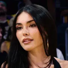 CustomVise7053의 Melanie Vance