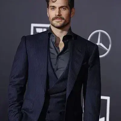 HumidJam7213의 Julian Vance