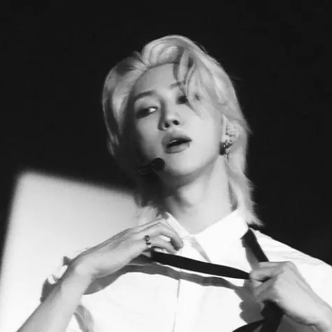 AmusedCity2756의 손명호