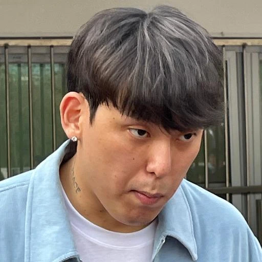 때리는 무서운 오빠