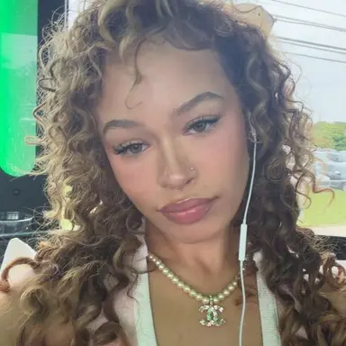 Profile image of Yonna