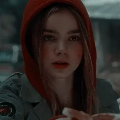 BreezyMeat2895의 Maisie Lockwood