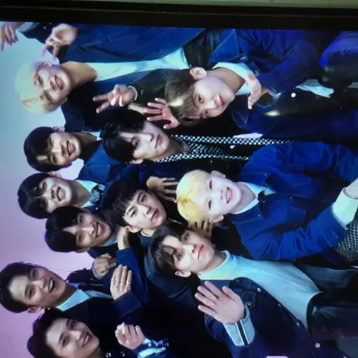WideBeads2583의 세븐틴 학교