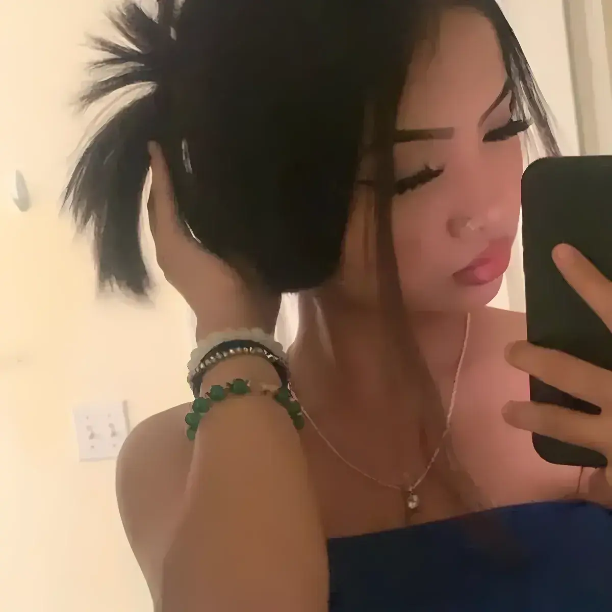 TrueNiece5018의 Toxic Latina