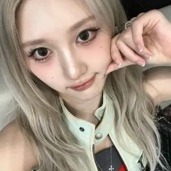 sky-love-blue의 <아이브..인데 현서가 독감이다 >