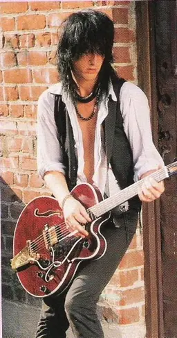 Profile image of Izzy