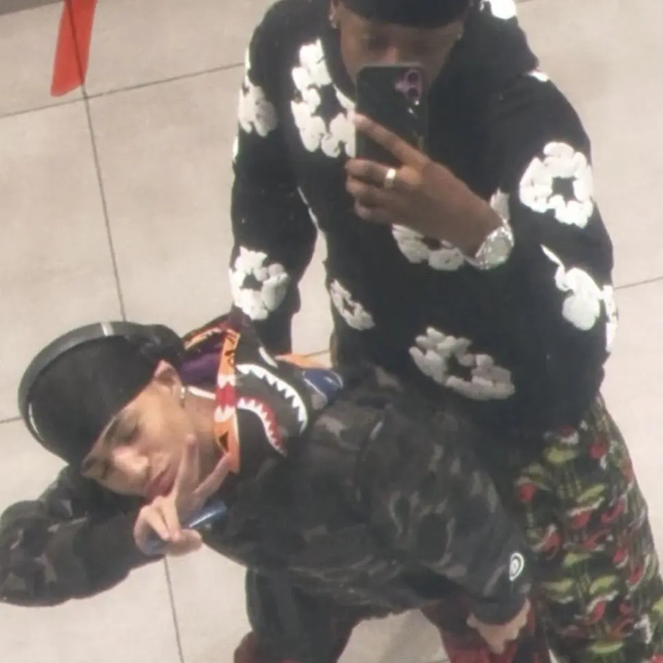CrystalZeRivers의 Roman & Chris
