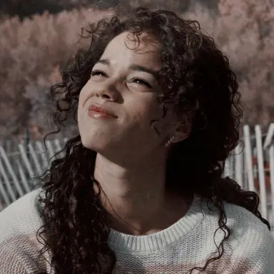 Profile image of Davia Renn