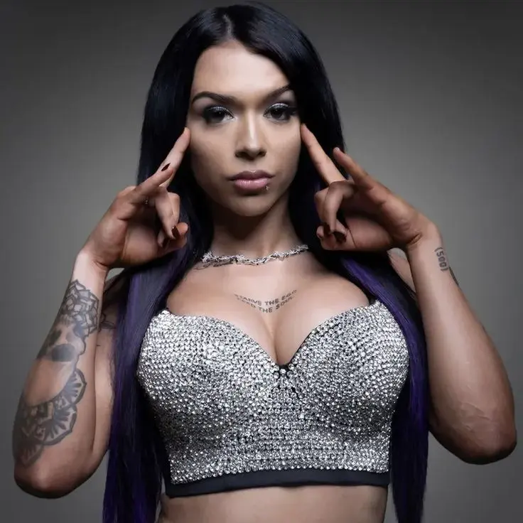 Davion13의 Elayna Black