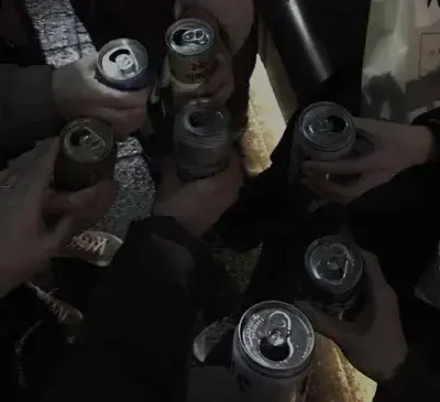 FlimsyYawn7732의 Friend group