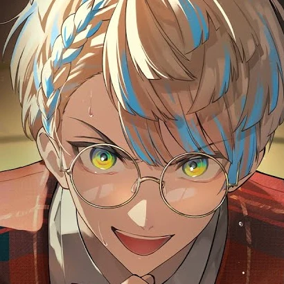 緋八マナ