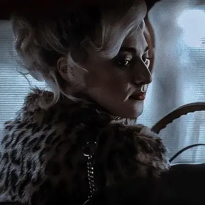 ElitePump9617의 Tiffany Valentine