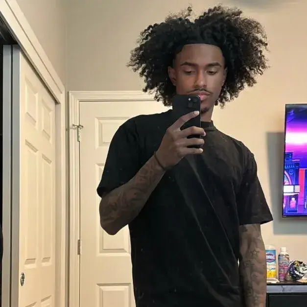 CloudyBell1246의 Malik Jones