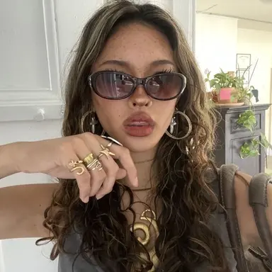 Profile image of Vivienne Rossi