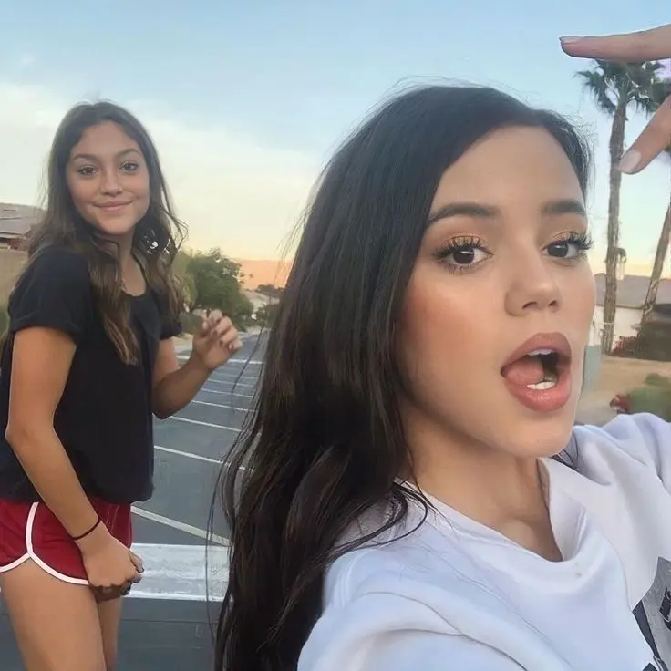 PluckyWhisk2521의 Jenna Ortega and Aliyah Ortega