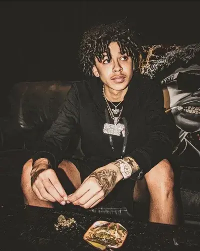 AfraidGoal9896의 Luh Tyler