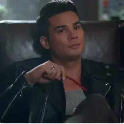 EarthyPetal1504의 Fangs Fogarty