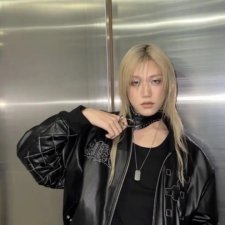 Angel2114의 Supposed to be just a fan