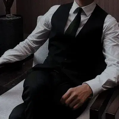 CoarseDress4915의 Kamran Shah