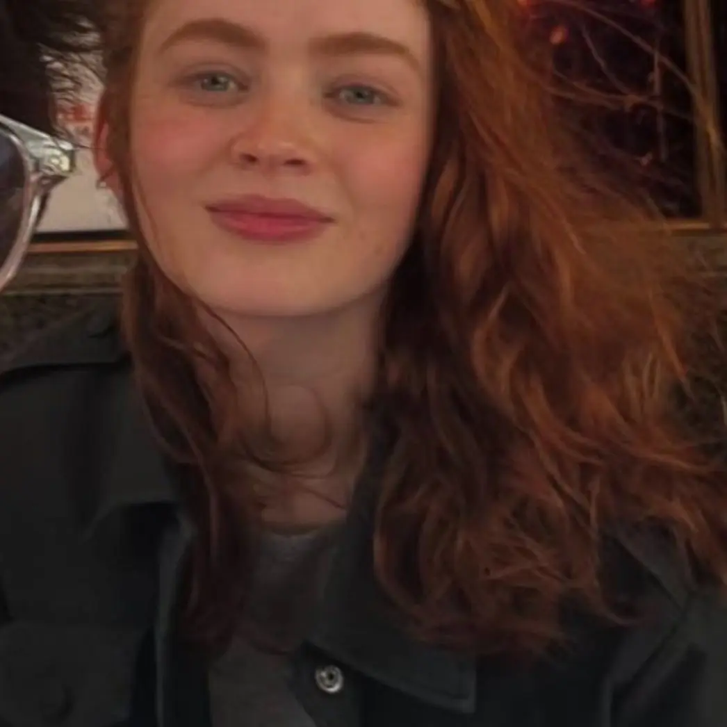 LoveLiveLaughSadieSink의 Sadie Sink