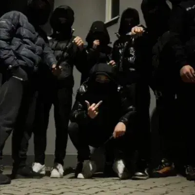 VocalRisk4257의 6 husbands