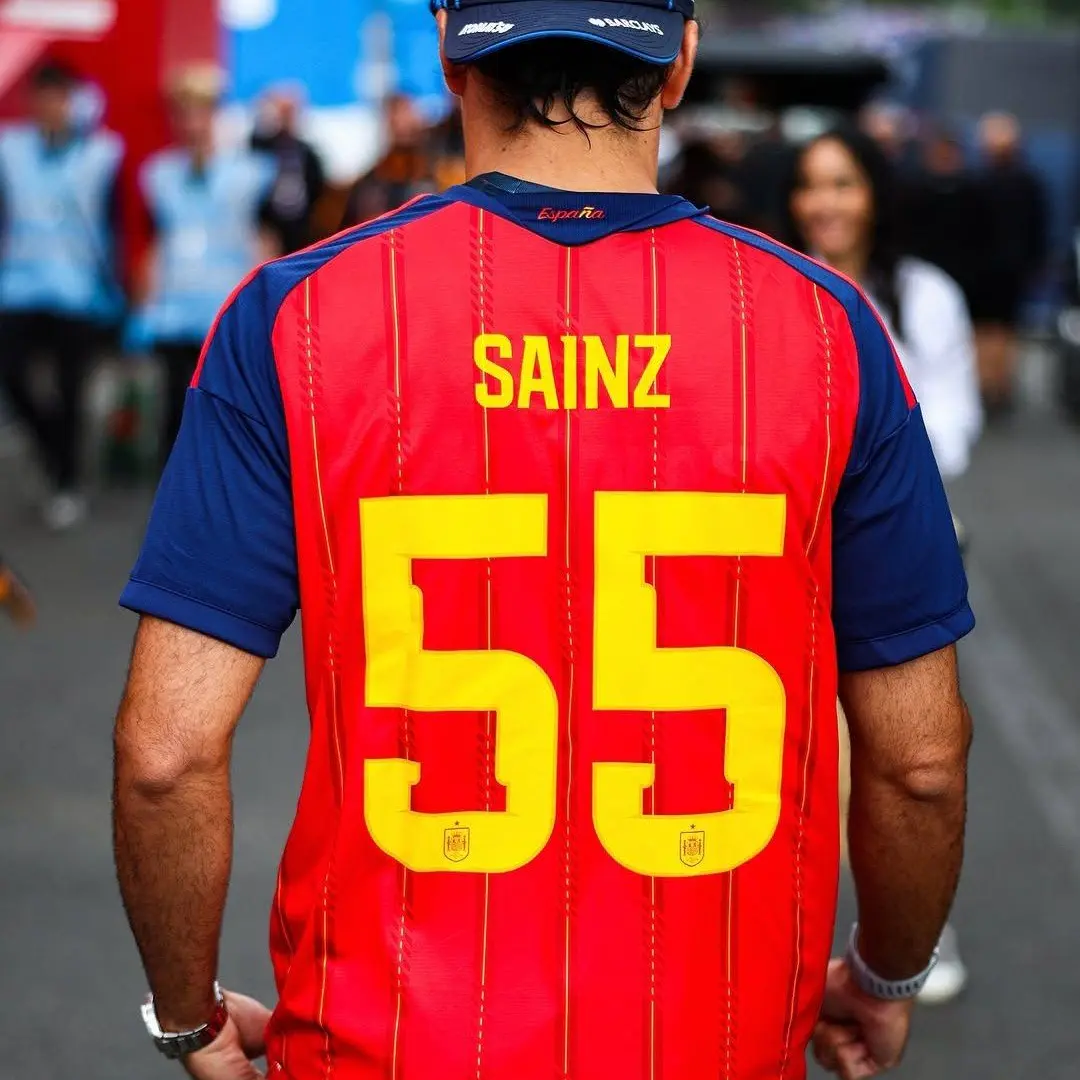 LiveOpah0368의 Sainz Behind the Wheel