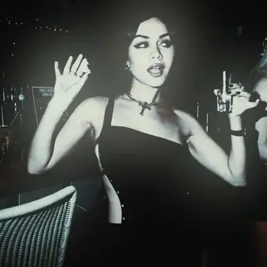 Profile image of Chloe Darling