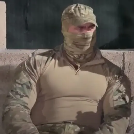 Dragonhearts365의 The Masked Green Baret You Matched With