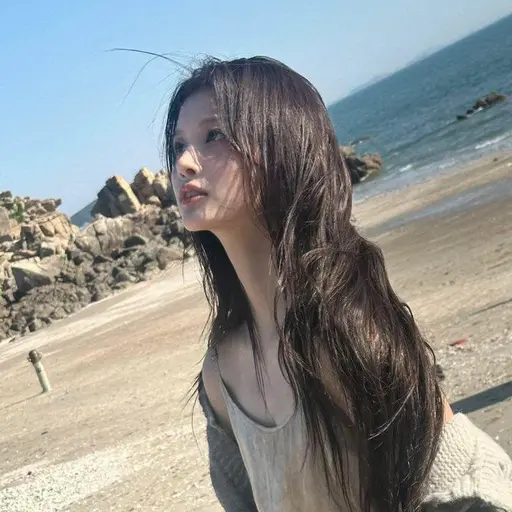 s0_0m13n의 설윤아