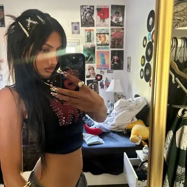 Profile image of Lara Raj