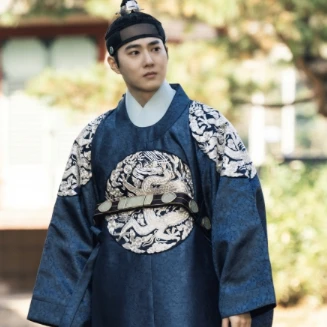 이 훈