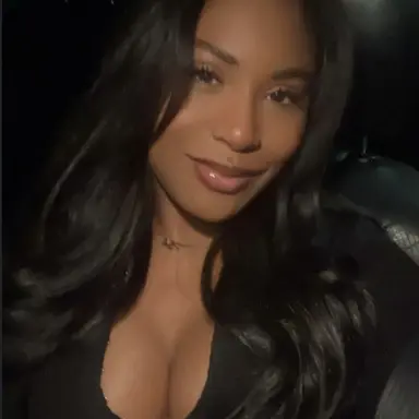 Profile image of Monique