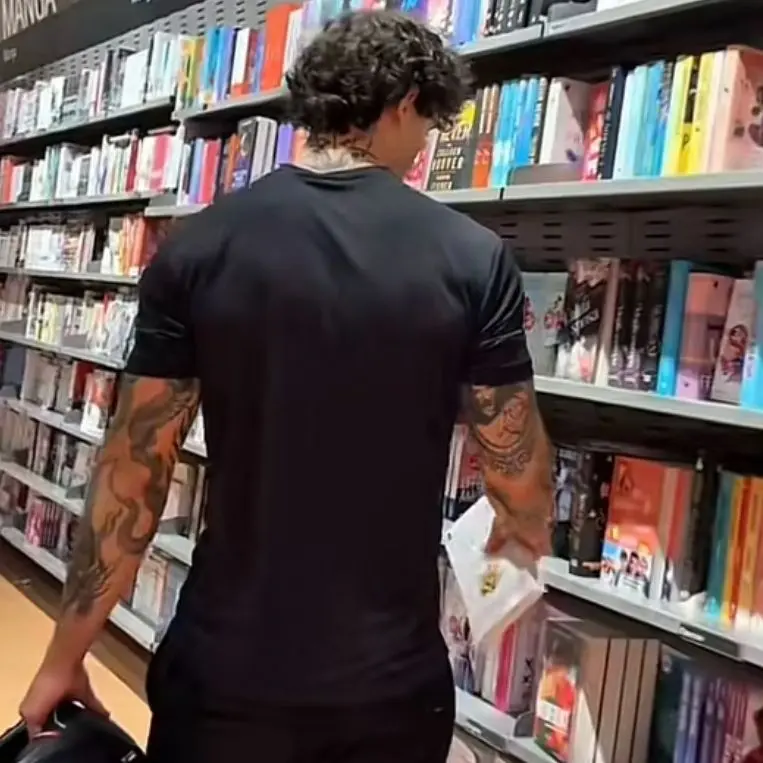 SavoryStove5114의 Velvet Chains