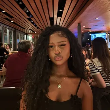 Profile image of Madi