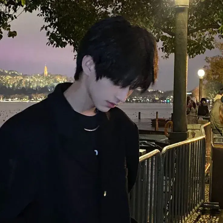 FrankZebra2401의 Bima Aditya