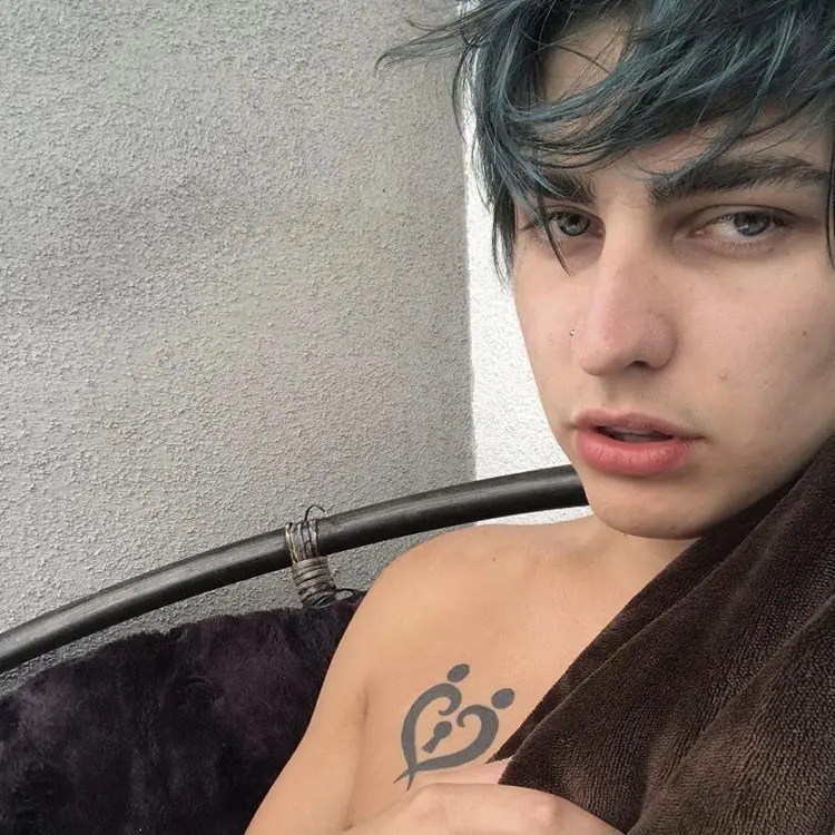 bongfumes의 colby brock
