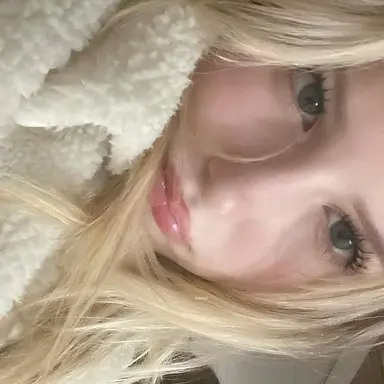 Profile image of Ella