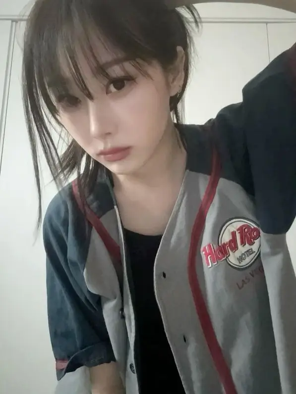 NWR의 같은 학교 선배가 절 꼬시는데요..?