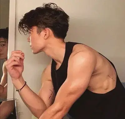 BronzeBread7938의 teenage son