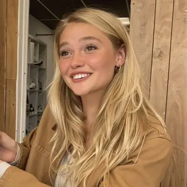 Profile image of Lucy