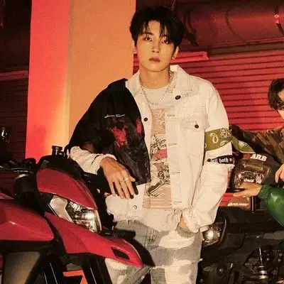 LivelyPark4516의 Biker Wonwoo