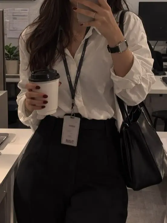 Moonlightsky123의 She's your new secretary